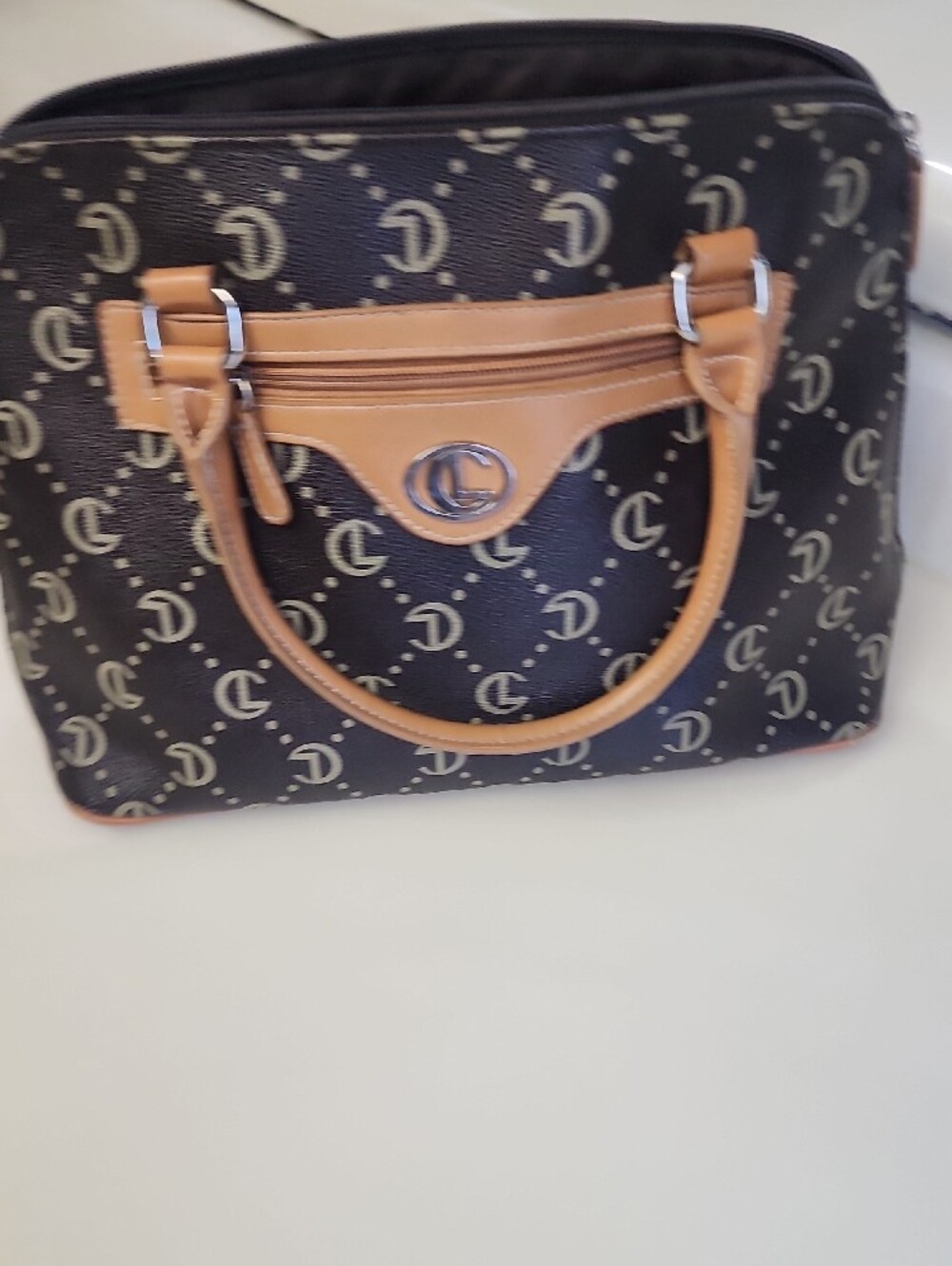 Women's Black & Tan Logo Satchel Handbag - Picture 10 of 11